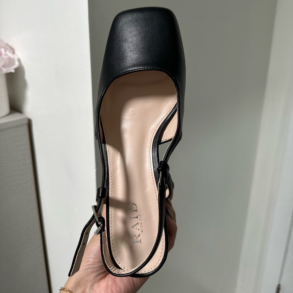 Unworn - wide fit